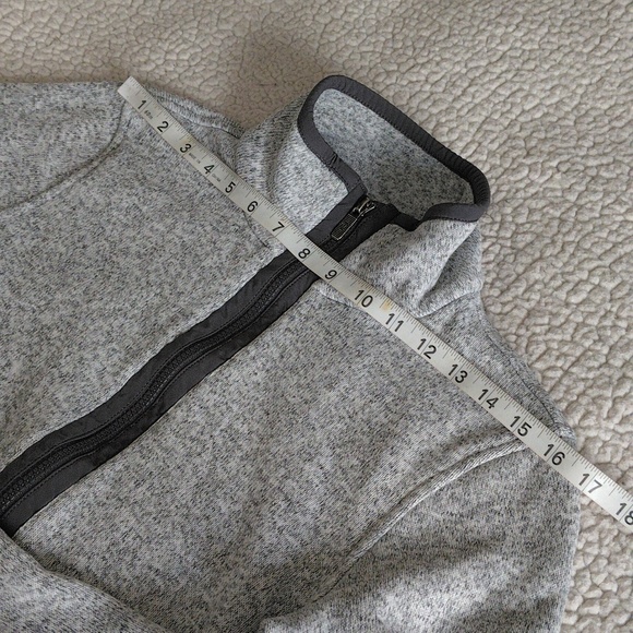Lululemon Size 8 Grey Full Zip Knit Jacket *Flaw - Picture 13 of 16